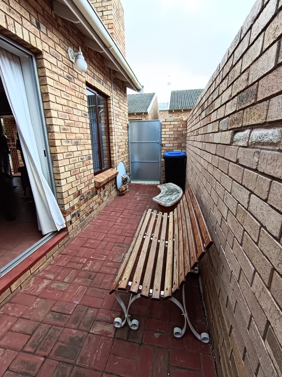 3 Bedroom Property for Sale in Jeffreys Bay Central Eastern Cape